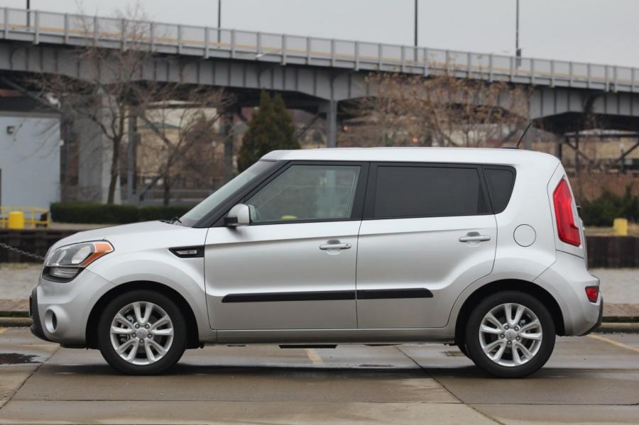  Kia Soul Base 1.6L Eco 2012 года  (фото 17 из 50)